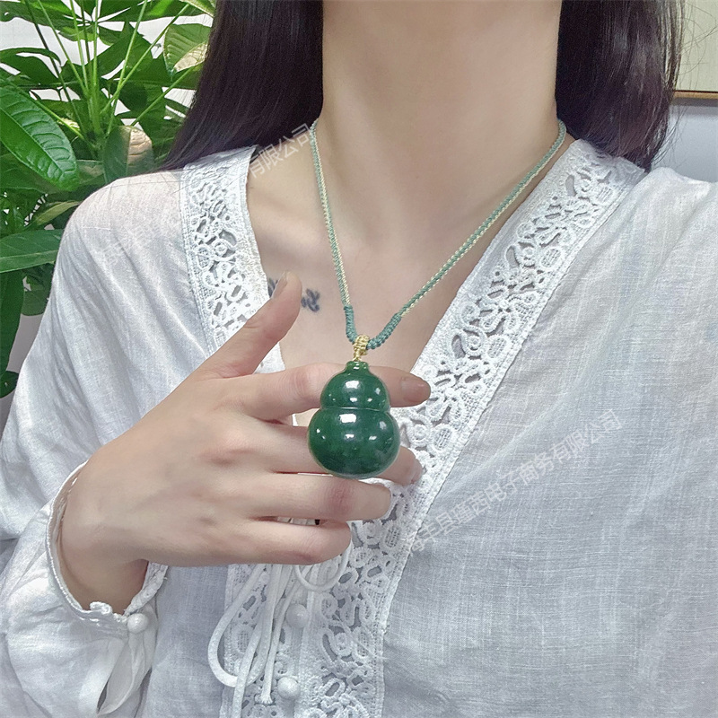Jewelry & Watches Sp Z Oo Janów Lubelski - Natural Hetian Jade Gourd Pendant Necklace