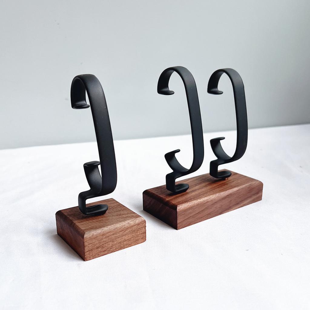C Shaped Watch Display Stand S - đánh giá và giá Jewelry Watches For Sale